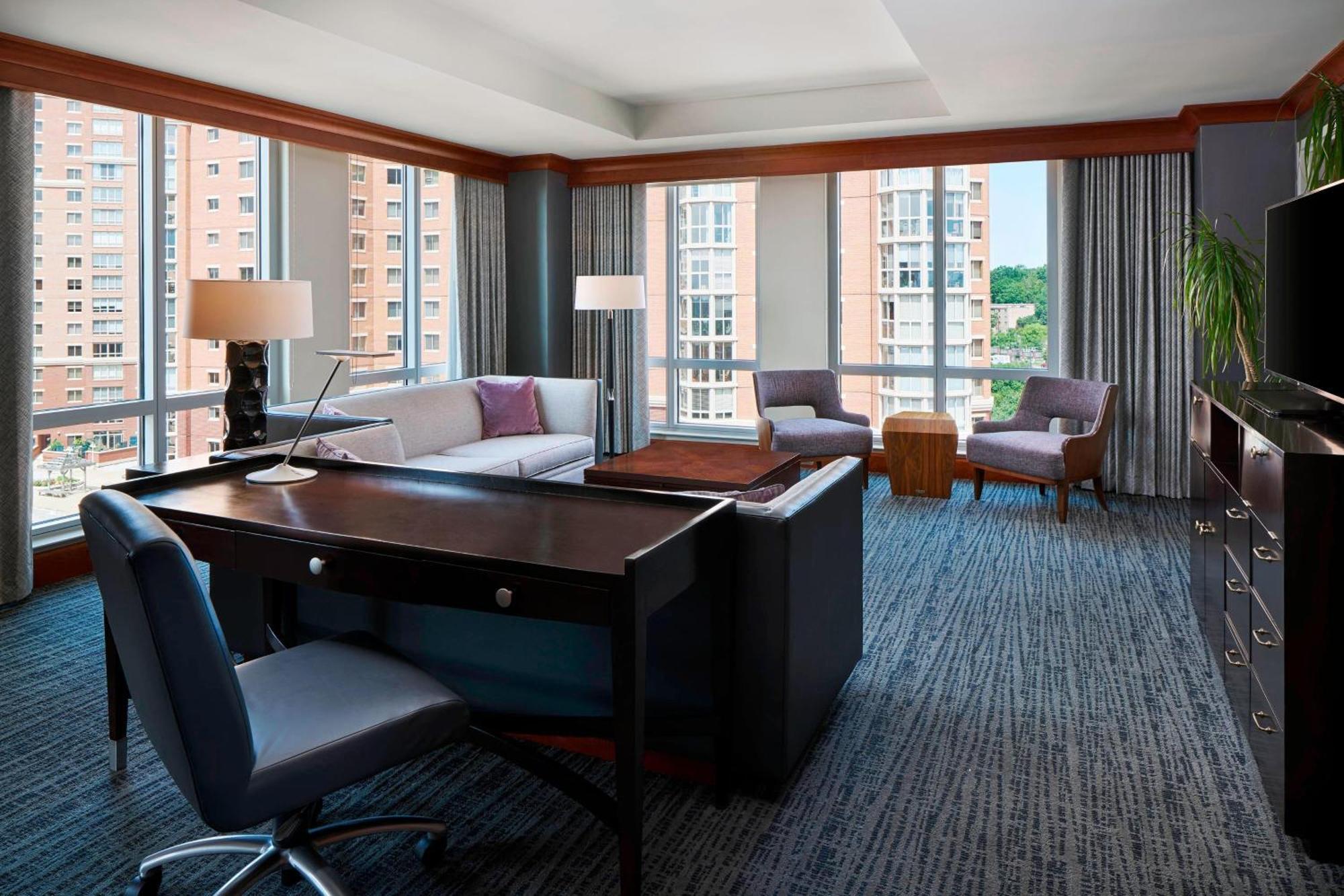 The Westin Alexandria Old Town Hotell Eksteriør bilde